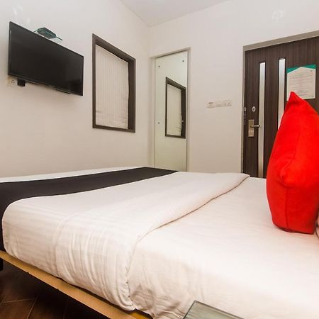Hotel Capitol Thane Ngoại thất bức ảnh