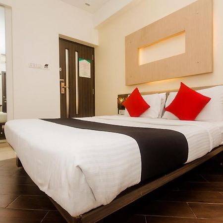 Hotel Capitol Thane Ngoại thất bức ảnh