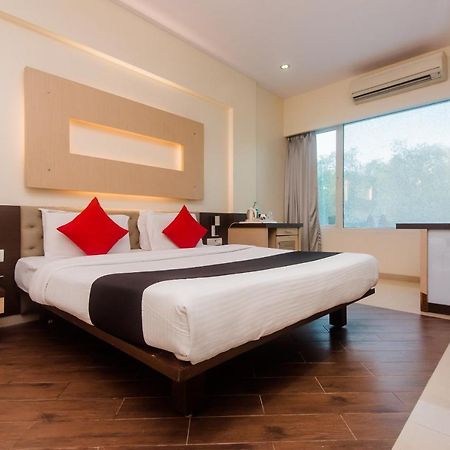 Hotel Capitol Thane Ngoại thất bức ảnh