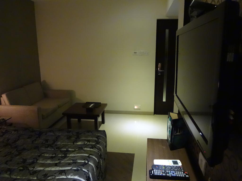 Hotel Capitol Thane Ngoại thất bức ảnh