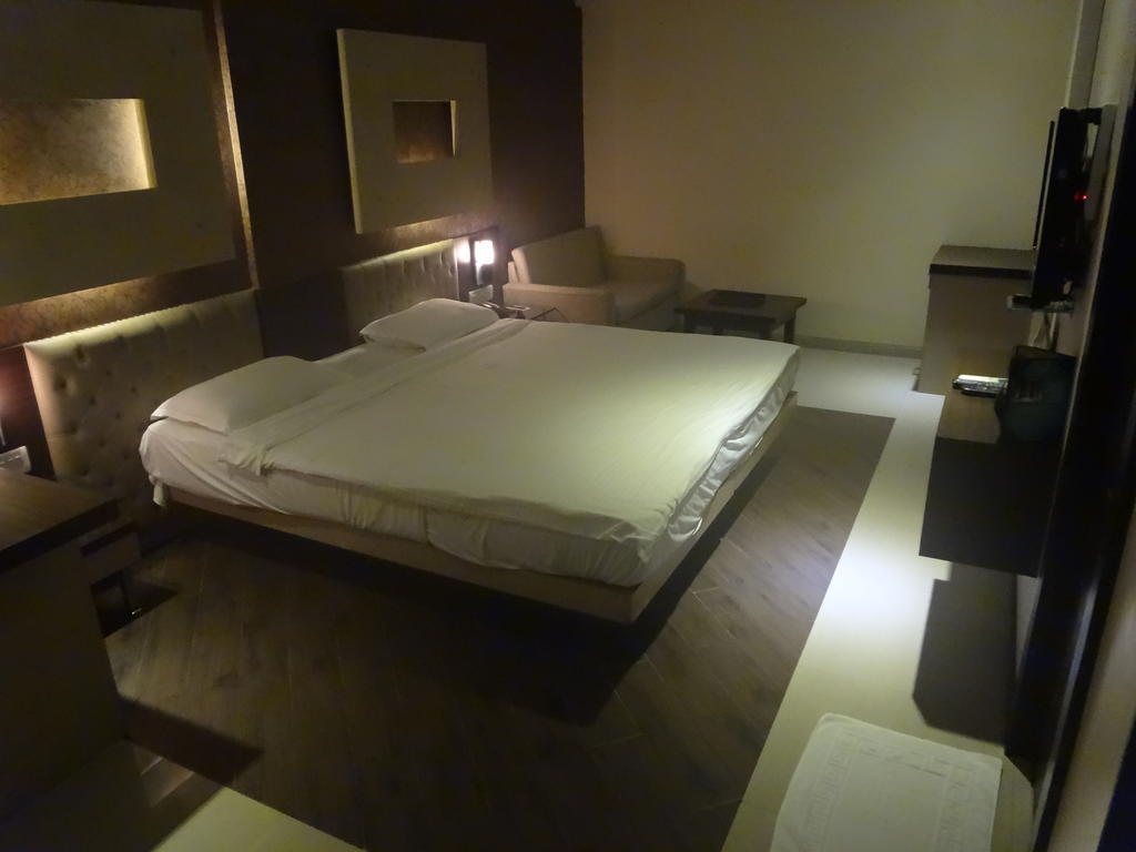 Hotel Capitol Thane Phòng bức ảnh